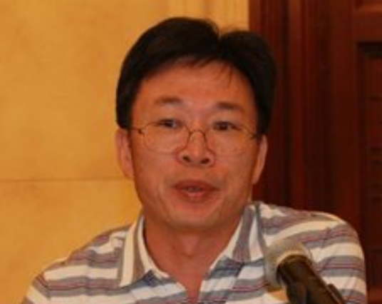 李华峰（平定一中校长兼党支部书记）