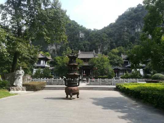 栖霞寺（广西桂林市栖霞寺）