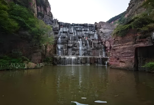 鲁山龙潭大峡谷风景区