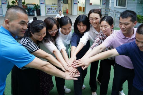 对党支部来自的意见和建议